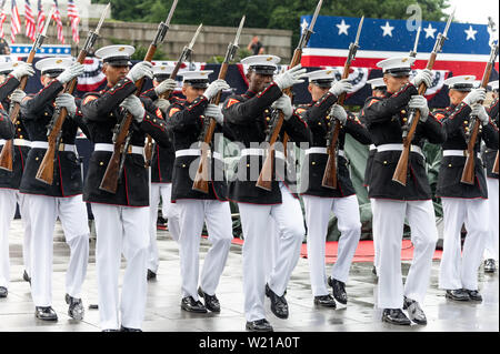 Washington, United States. 04. Juli, 2019. Militärische Leistung an der National Mall in Washington, DC, während der Tag der Unabhängigkeit am 4. Juli. Credit: SOPA Images Limited/Alamy leben Nachrichten Stockfoto