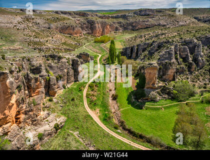 La Hoz del Rio, Gritos Gritos River Gorge, Ansicht von Ausgegrabenen Ruinen der römischen Stadt von Valeria, Provinz Cuenca, Kastilien-La Mancha, Spanien Stockfoto