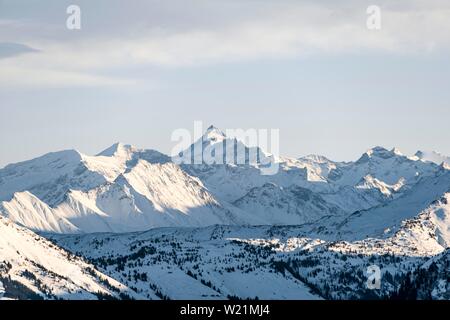 Schneebedeckte Berge, Großglockner, Brixen im Thale, Tirol, Österreich Stockfoto