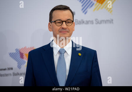 Poznan, Polen. 05. Juli, 2019. Mateusz Morawiecki, Premierminister von Polen, erwartet die Ankunft der Delegation am westlichen Balkan Gipfeltreffen. Ziel des Gipfels ist es, die Balkanländer auf dem Weg zu möglichen künftigen Mitgliedschaft in der Europäischen Union zu unterstützen. Credit: Monika Skolimowska/dpa-Zentralbild/dpa/Alamy leben Nachrichten Stockfoto