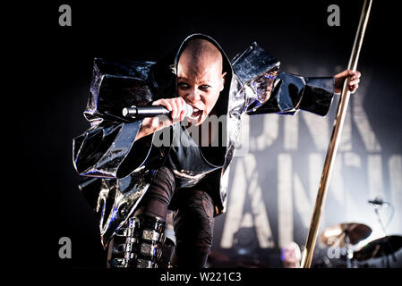 Haut, Sänger der britischen Band Skunk Anansie, die live auf der Bühne für das 25 Band Karriere Jubiläumstour in Stupinigi Stockfoto