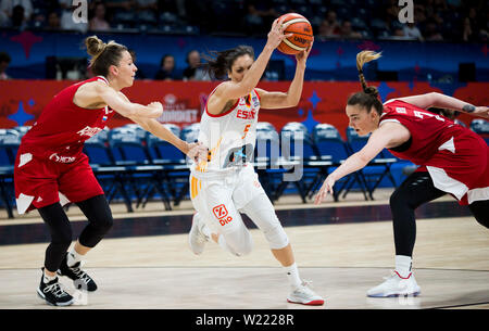 Cristina Ouvina der ESP-Drives zum Korb Stockfoto