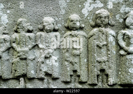 Details eines alten Grabstein, der ehemalige evangelische Pfarrkirche von Abterode, Werra-Meißner-Kreis, Hessen, Deutschland, Europa Stockfoto