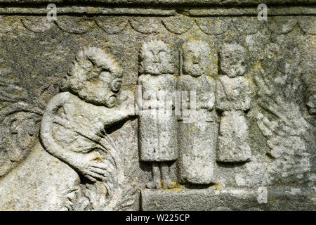 Details eines alten Grabstein, der ehemalige evangelische Pfarrkirche von Abterode, Werra-Meißner-Kreis, Hessen, Deutschland, Europa Stockfoto