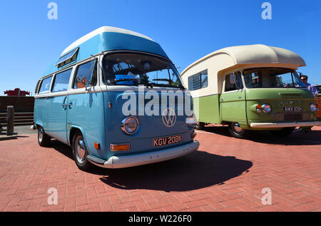 Classic Blau Volkswagen High Top Camper. Stockfoto