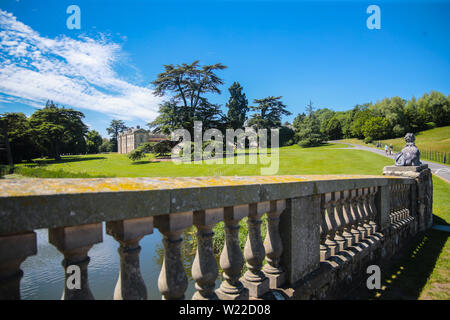 Barnbury UK 05. Juli 2019 Compton Verney Haus ist ein aus dem 18. Jahrhundert Herrenhaus in Compton Verney in der Nähe kineton in Warwickshire, die umgewandelt wurde, die Compton verney Galerie Haus. Das Gebäude ist ein Klasse 1 aufgeführten Haus im Jahre 1714 von Richard Verney, 11 Baron Willoughby de Brach erbaut, wurde es zunächst ausgiebig von George Verney 12 Baron Willoughby de Brach verlängert, im frühen 18. Jahrhundert und dann renoviert und die Einrichtung von Robert Adam für John Peyto-Verney 14 Baron, in den 1760er Jahren neu gestaltet. Credit: Paul Quezada-Neiman/Alamy leben Nachrichten Stockfoto