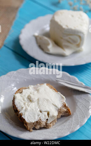 Clotted Cream (butter Creme) für türkische Frühstück/Kaymak Stockfoto