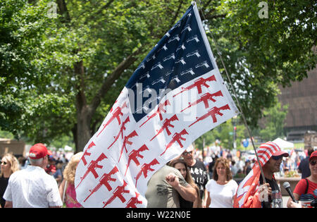 Juli 4, 2019 - die Amerikaner auf die Hauptstadt der Nation für den 4. Juli feiern.. Menschen aus dem ganzen Land in der jährlichen 4. Juli Parade und Feiern teilzunehmen, Juli 4th, 2019. .. Zach D Roberts.. Washington, DC.. USA..new..20190704 (Credit Bild: © Zach RobertsZUMA Draht) Stockfoto