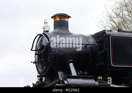 GWR-Klasse 1500-Panzer Nr. 1501 bei Buckfastleigh während der 50th Jubiläumsgala der South Devon Railway, 13.04.2019. Stockfoto