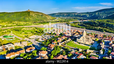 Svetitskhoveli Kathedrale und Dschuari Kloster in Mtskheta, Georgien Stockfoto