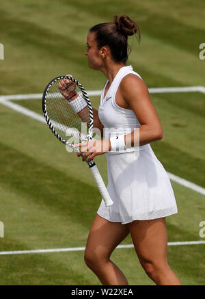 London, Großbritannien. 5. Juli, 2019. Maria Sakkari von Griechenland feiert während der Frauen singles dritte Runde mit Elina Svitolina der Ukraine am 2019 Wimbledon Tennis Championships in London, Großbritannien, am 5. Juli 2019. Credit: Han Yan/Xinhua/Alamy leben Nachrichten Stockfoto