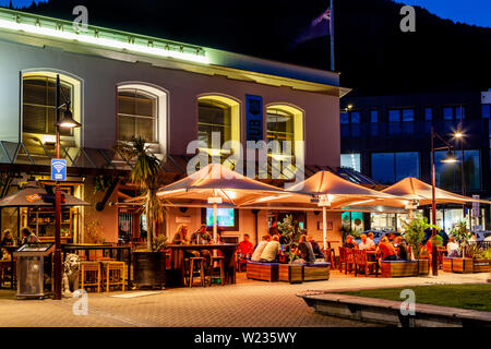 Ein traditionelles Kiwi Pub, Steamer Wharf, Queenstown, Otago, Südinsel, Neuseeland Stockfoto