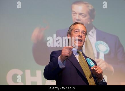 Edinburgh, Großbritannien, 17. Mai, 2019: Nigel Farage, Führer der Brexit Partei, eine Partei Rallye. Credit: Terry Murden, Alamy Stockfoto