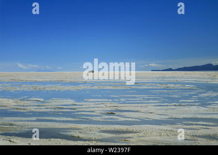 Reise zum Salar de Uyuni oder Uyuni Salze Wohnungen am Ende der Regenzeit, Bolivien, Südamerika Stockfoto