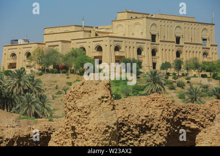 Hillah, Irak. 05. Juli, 2019. Eine allgemeine Ansicht der Babylonischen Palast, erbaut von ehemaligen irakischen Präsidenten Saddam Hussein. Credit: Ameer Al Mohammedaw/dpa/Alamy leben Nachrichten Stockfoto