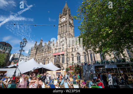 Manchester, Großbritannien. 5. Juli 2019. Der Eröffnungstag Festival Square, wo Manchester Albert Platz in zentraler Lage für freie Musik während der Manchester International Festival 2019 gedreht wird. Dies ist das 7. Mal die Biennale International Arts Festival stattgefunden hat seit seiner Gründung ist © Russell Hart 2007/Alamy Leben Nachrichten. Stockfoto