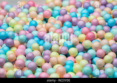 Bunte hellen Hintergrund, bunte Kugeln. Süße schönen Hintergrund candy Stockfoto