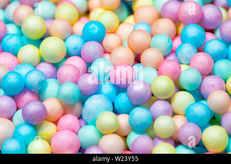 Bunte hellen Hintergrund, bunte Kugeln. Süße schönen Hintergrund candy Stockfoto