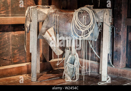 Sattel und Cowboy Zubehör im La Casona in Costa Rica Stockfoto