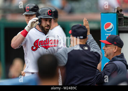 Cleveland, OH, USA. 16. Mai, 2019. Cleveland Indians zweiter Basisspieler Jason Kipnis (22) reagiert während eines Spiels zwischen den Baltimore Orioles und die Cleveland Indians am 16 Mai, 2019 am progressiven Feld in Cleveland, OH. Adam Lacy/CSM/Alamy leben Nachrichten Stockfoto