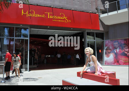 LOS ANGELES, Ca. Juli 21, 2009: Eröffnung von Madame Tussauds Hollywood. Die neuen 55 Mio. $ Attraktion ist der erste Madame Tussauds in der Welt von Grund auf neu aufgebaut werden. Es ist auf dem Hollywood Boulevard direkt an der Welt berühmten Grauman's Chinese Theatre. © 2009 Paul Smith/Featureflash Stockfoto