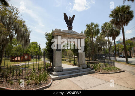 DAR-Töchter der amerikanischen Revolution Tor zu kolonialen Park Friedhof Savannah Georgia USA Stockfoto