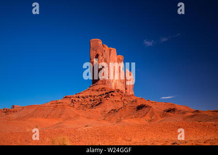 Monument Valley. Navajo Tribal Park. Rote Felsen und Berge. Auf dem Arizona - Utah Grenze entfernt. USA. Stockfoto