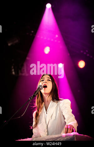 Roskilde, Dänemark. 05. Juli, 2019. Roskilde, Dänemark. Juli 05th, 2019. Der amerikanische Sänger, Songwriter und Musiker Weyes Blut führt ein Live Konzert während der dänischen Musik Festival Roskilde Festival 2019. (Foto: Gonzales Foto/Alamy leben Nachrichten Stockfoto