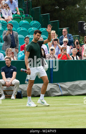 Stoke Poges, Buckinghamshire, Großbritannien. 25. Juni 2019. Weltweit die Nummer 1 Novak Djokovic (SRB) Öffnet das Boodles in Stoke Park Country Club, Hotel und Spa. Credit: Maureen McLean/Alamy Stockfoto