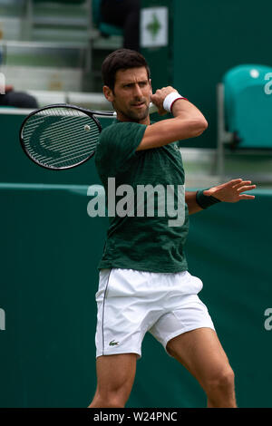 Stoke Poges, Buckinghamshire, Großbritannien. 25. Juni 2019. Weltweit die Nummer 1 Novak Djokovic (SRB) Öffnet das Boodles in Stoke Park Country Club, Hotel und Spa. Credit: Maureen McLean/Alamy Stockfoto