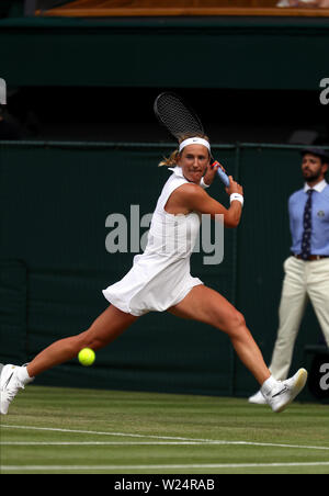 London, Großbritannien. 05. Juli, 2019. Wimbledon, 5. Juli 2019 - Victoria Azarenka während ihres Gleichen gegen Simona Halep heute in Wimbledon. Halep gewann das Spiel in drei Saetzen. Quelle: Adam Stoltman/Alamy leben Nachrichten Stockfoto