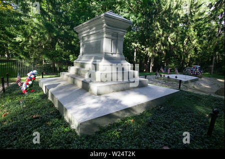 Das Grab von Rutherford B. Hayes und Lucy Hayes auf Spiegel Grove in Fremont, Ohio Stockfoto