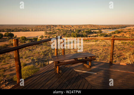 Ein Blick über Mapungubwe National Park in Südafrika. Den Limpopo Fluss kann in der Ferne zu sehen ist. Stockfoto