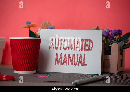 Schreiben Hinweis zeigen automatisierte Schaltgetriebe. Business Konzept für als Auslöser und es kann zwischen Stimmungen leicht Blumen und schreibbedarf sie Stockfoto