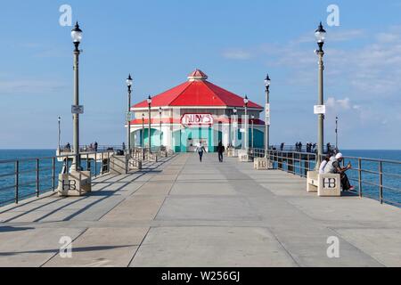 Ruby's Surf City Diner auf der Huntington Beach Pier Stockfoto