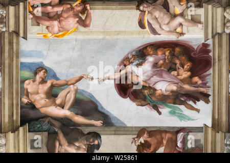 Decke der Sixtinischen Kapelle im Vatikan Museum in Rom Stockfoto