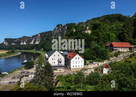 Elbe Deutschland Landschaft mit Sandstein, Kurort Rathen, Deutschland, Sächsische Schweiz Nationalpark Landschaft Stockfoto