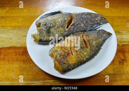 Frittierte Schlangenhaut gurami Dish Stockfoto