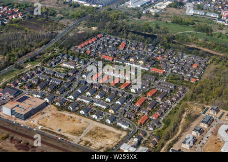 Luftaufnahme über typische Wohngegend Berliner Vorort, Deutschland. Stockfoto