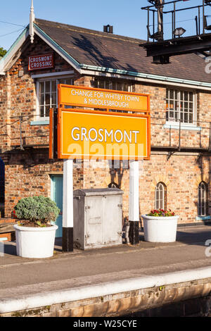 Das Zielschild für den Bahnhof Grosmont der North Yorkshire Moors Railway in Nordengland. Stockfoto