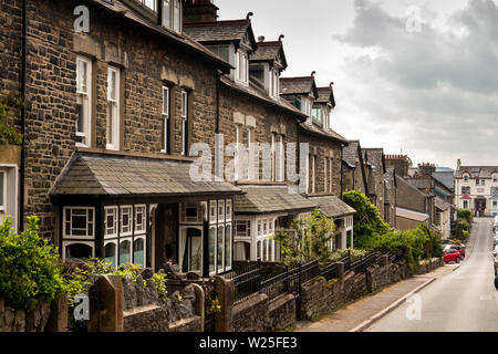 UK, Cumbria, Sedbergh, Bainbridge Straße, erhebliche 3-stöckigen viktorianischen Häuser in Back Street Stockfoto