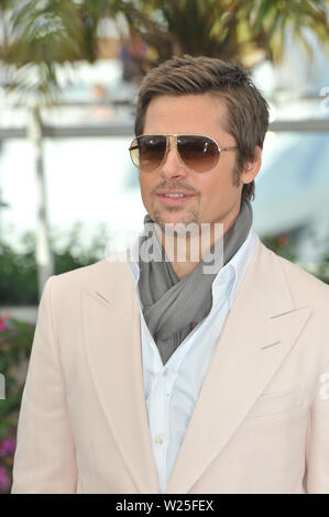 CANNES, Frankreich. 20. Mai 2009: Brad Pitt am Fotoshooting für seinen neuen Film 'Inglourious Basterds' im Wettbewerb auf das 62. Festival de Cannes. © 2009 Paul Smith/Featureflash Stockfoto