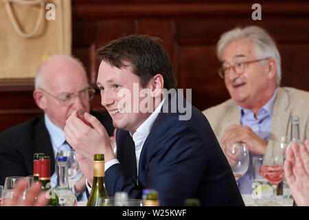 Sir Tim Waterstone, Jack Blackburn & Sir Antony Beevor in den Oldie literarische Mittagessen; 02/07/19. Stockfoto