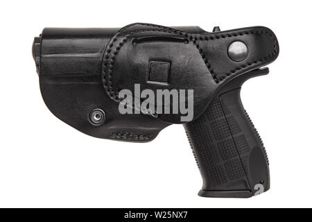 Gun in schwarzem Leder Holster isolieren auf weißem Hintergrund. Stockfoto