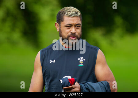 Hensol, Wales, UK. 6. Juli 2019. Taulupe Faletau kommt für Wales national Rugby Team Training bei Vale Resort vor einer Pre-Wm test-Serie. Credit: Mark Hawkins/Alamy leben Nachrichten Stockfoto