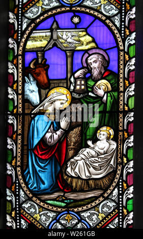 Von der Buntglasfenster Szenen aus dem Leben Christi" mit der Darstellung der Geburt Christi Detail Stockfoto