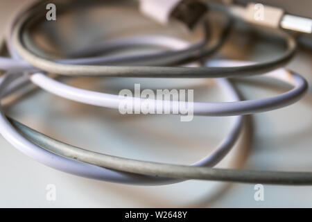 Weiße und graue Kabel, USB-Kabel closeup - Bild Stockfoto