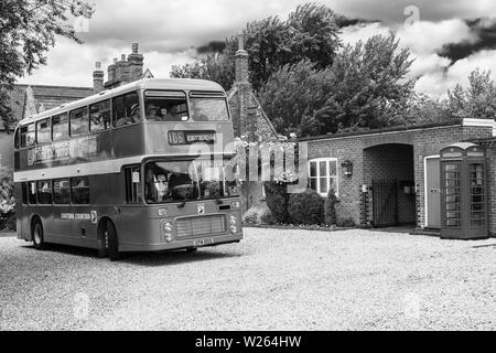 Bristol Double Decker Bus am Bahnhof Hardingham Stockfoto