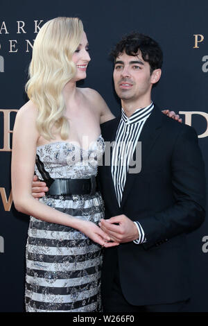 'Dark Phoenix" Weltpremiere auf dem TCL Chinese Theater IMAX am 4. Juni 2019 in Los Angeles, CA Mit: Sophie Turner, Joe Jonas Wo: Los Angeles, Kalifornien, Vereinigte Staaten, wenn: 05 Jun 2019 Credit: Nicky Nelson/WENN.com Stockfoto