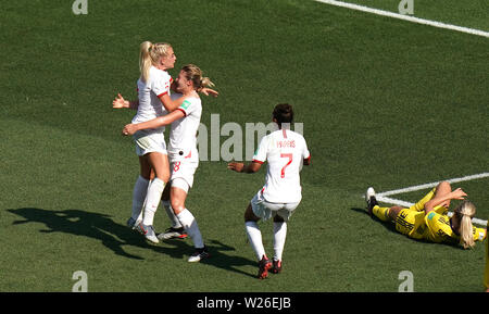 England's Ellen White feiert ein Ziel, das bei der FIFA Frauen-WM-Dritten Platz Play-Off im Stade de Nice, Nizza nicht zulässig ist. Stockfoto